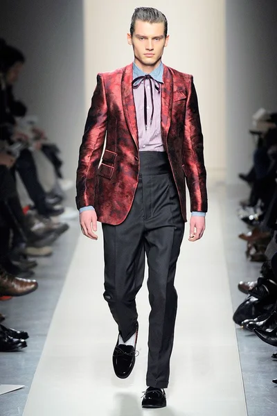 Look 37